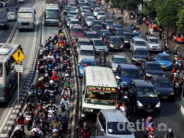 Masih Libur Sekolah, Jalanan di Jakarta Tetap Macet