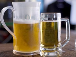 Wah, Anak 2 Tahun Diberi Minum Bir Oleh Ibunya!