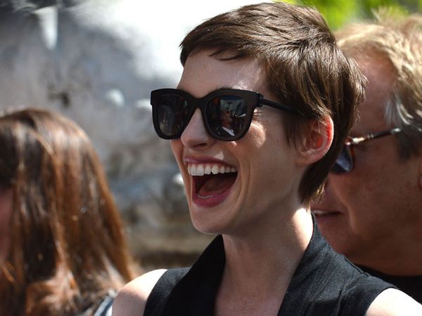 Wajah Sumringah Anne Hathaway