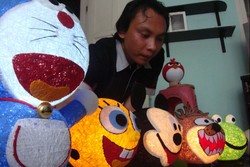 Pengusaha Ini Sukses Menyulap Benang Jahit Jadi Lampion Cantik