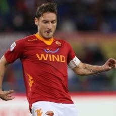 Zeman: Totti Bisa Main di Sayap