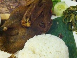 Kriuk-kriuk Krenyes Bebek Goreng dari Ubud