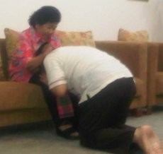 Hendak Tanding di Pilgub DKI, Hendardji Sungkem pada Ibu