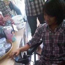 Mahasiswi UI Penderita Celebral Palsy Ikut Nyawer KPK