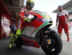 Karena Audi, Rossi Mungkin Bertahan di Ducati