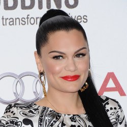 Bibir Merah Jessie J