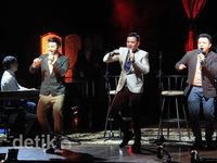 Konser 26 Tahun Kahitna, Makin Romantis