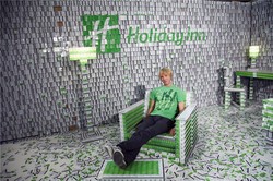 Unik! Hotel Ini Terbuat dari 200.000 Lembar Kartu