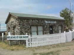 Hah? Ada Bangunan dari Fosil Dinosaurus