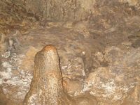 Gua Pindul Punya Batu Greng untuk Pria