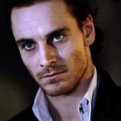 Dari Robot, Michael Fassbender Akan Jadi Mesin Pembunuh