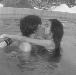 Beredar! Foto Nakal Mirip Adipati Dolken dengan Pacarnya