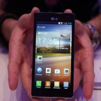 LG Garap Ponsel Empat Otak Berkamera 10 MP
