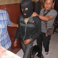 Bawa Sabu, Pria Berjimat Diringkus Polisi