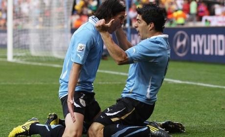 Juventus: Pilih Suarez atau Cavani?