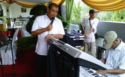 Nono Sampono Sulap Rumahnya Jadi Markas Pemantau Pilgub