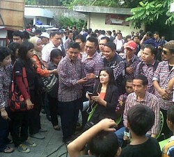 Ibunda Dampingi Jokowi di Markas Pemenangan