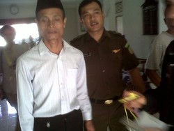 Dituduh Ambil 1 Pohon Jati, Rosidi Dituntut Jaksa 6 Bulan Penjara