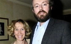 Milyuner Inggris Ditangkap Setelah Istrinya Ditemukan Tewas di Rumah