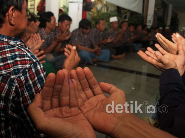 Pendukung Jokowi Gelar Doa Bersama