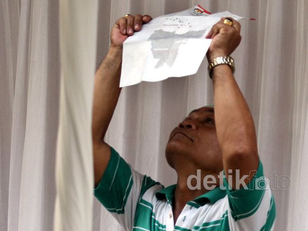 Warga Jakarta Berbondong-bondong ke TPS