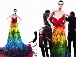 Wow! Gaun Ini Terbuat Dari 50.000 Permen