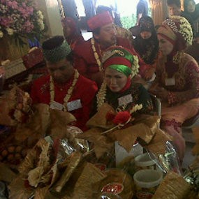 Enam Pasangan Tunanetra Menikah di Pendopo Bandung