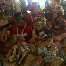 Enam Pasangan Tunanetra Menikah di Pendopo Bandung