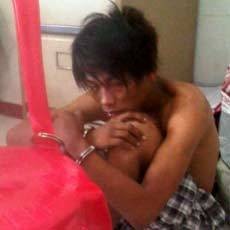 Palak Penumpang TransJ, Pemuda Teler Babak Belur Dikeroyok 