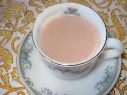 Hangat Nikmat Noon Chai, Teh Merah Dadu dari Kashmir