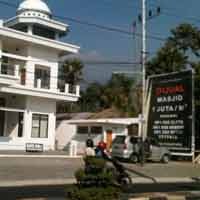 Sebuah Masjid di Kota Batu Dijual