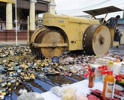 Jelang Puasa, 376 Botol Miras Disita di Pondok Aren 