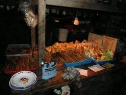 Cicipi Makanan Khas Yogya di Sudut Gelap Nyawang