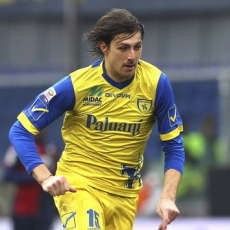 Acerbi Warisi Nomor Punggung Nesta