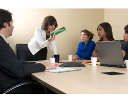 Punya Bos Galak Ternyata Ada Manfaatnya Juga!