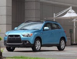 Menjajal Lancer Berbodi SUV