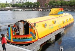 Penggemar Beatles, Ayo Menginap di Yellow Submarine!