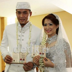 Okie Agustina Ingin Namai Anaknya Marco Materazzi & Miroslav Klose