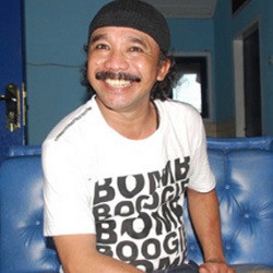 Diminta Cukur Kumis, Komedian Oppie Tolak Honor Besar