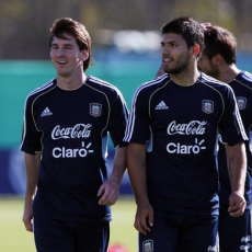 Aguero: Tiga Striker Terbaik Dunia? Messi, Messi, Messi