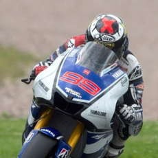 Kalahkan Duo Honda, Lorenzo Terdepan