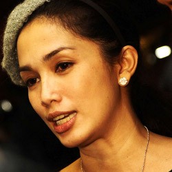 Ultah, Ussy Dapat Kado yang Sama Tiap Tahun