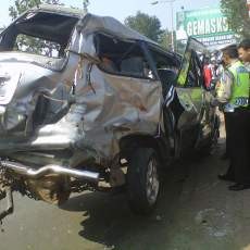 Palang Pintu Tak Berfungsi, Mobil dan Motor Disambar KA Argo Wilis