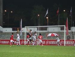 Sebuah kemelut di kotak penalti Malaysia.