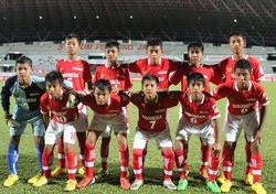 Inilah para starter tim Yamaha Indonesia U-13 yang bertanding melawan Malaysia Yellow. Berjuang di Negeri Jiran, mewakili negara.