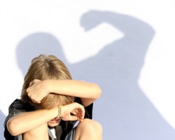 Ini Alasan Orang Tua Tak Boleh Mendidik Anak dengan Memukul