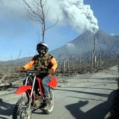 Surono: Asap dan Hujan Abu Bukan Karena Letusan Merapi