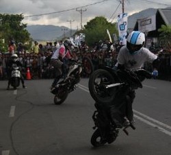 Jantung Borneo Dipenuhi Bikers