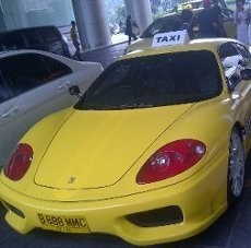 Polisi Sangkal Kawal Taksi Ferrari dan Porsche