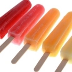 Usai Bakar Diri, Pria Israel Makan Es Krim!